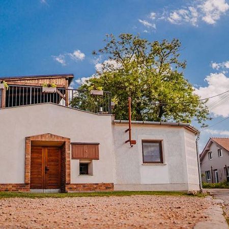 Deduv Sklep Apartment Hlohovec Exterior photo